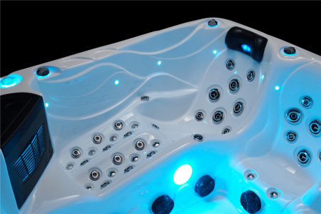 Гидромассажный СПА бассейн Joyee SPA Berlin